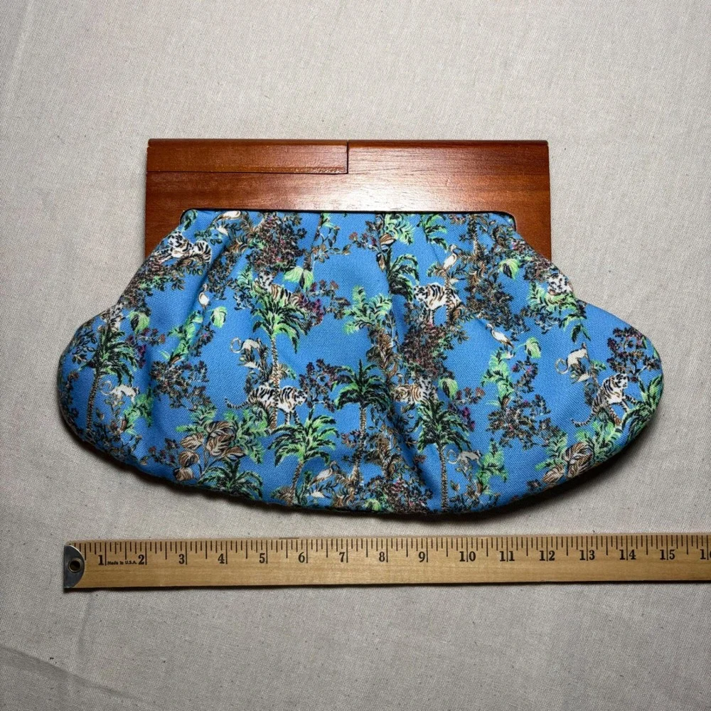 NWOT Lilly Pulitzer Blue Jungle Tiger Boho Wood Frame Clutch Bag Slouchy Handbag
